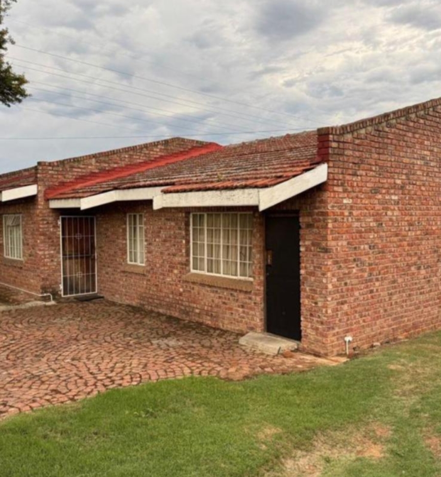 4 Bedroom Property for Sale in Manor Heights Eastern Cape